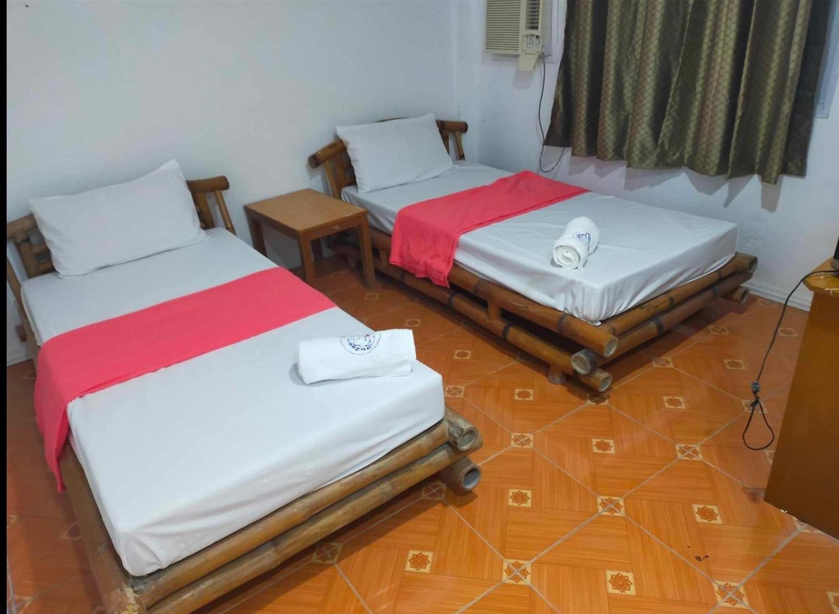 Auzone Inn Budget Hometel Daraga  Exterior photo